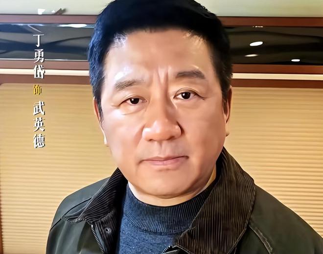 子发文道歉各大明星评论区被骂“胖都来”拆明星祝贺条幅三德(图4)